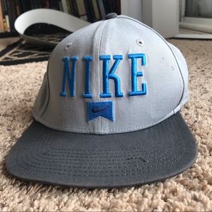 Nike SB Snap Back Flat Bill Hat Blue Gray Blac 90s